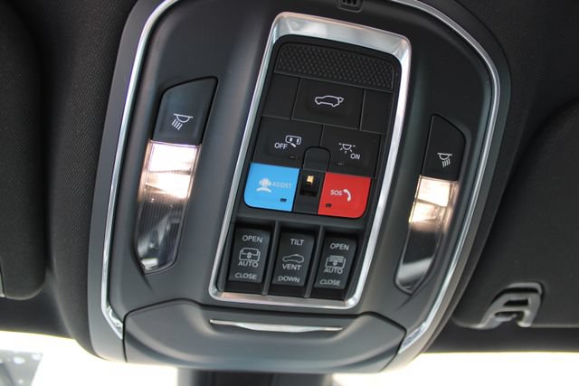 Used 2025 Jeep Wagoneer Series II w/ Premium Group I AWD/4WD image 25