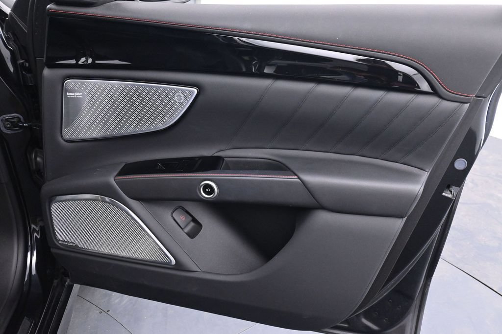 Used 2023 Maserati Grecale Modena AWD/4WD image 23