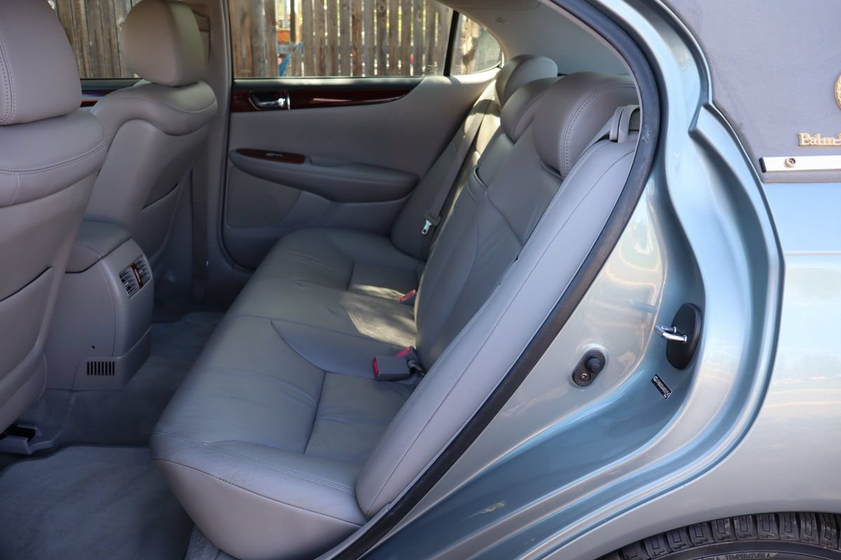 Used 2004 Lexus ES 330 w/ Premium Pkg FWD image 20