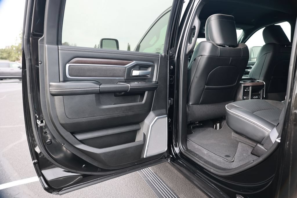 New 2026 RAM 3500 Laramie AWD/4WD image 33