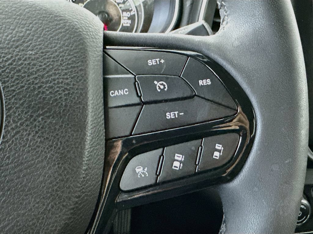Used 2023 Jeep Cherokee Altitude Lux AWD/4WD image 26