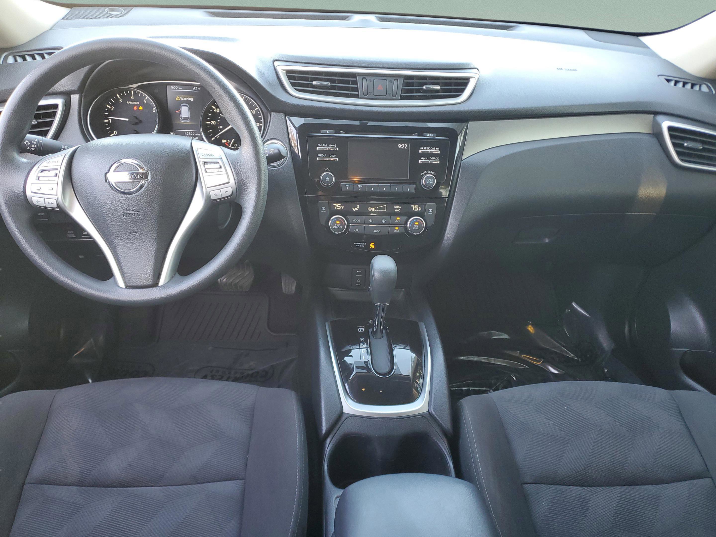 Used 2016 Nissan Rogue SV image 14