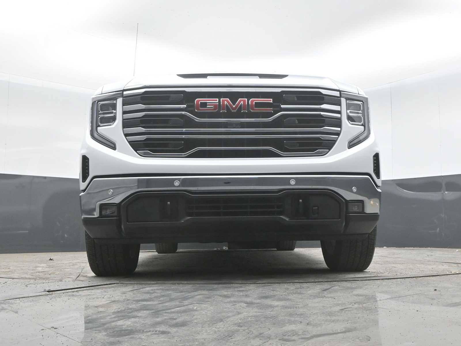 Used 2024 GMC Sierra 1500 SLT w/ SLT Premium Plus Package AWD/4WD image 42
