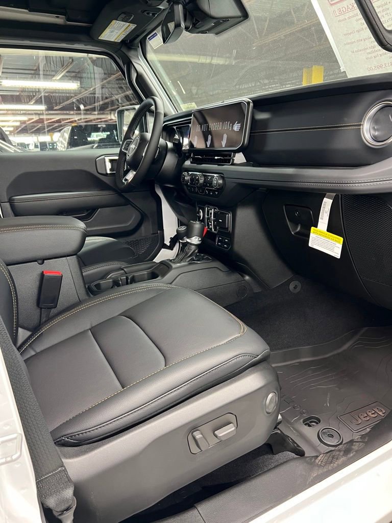 New 2025 Jeep Wrangler Sahara image 36
