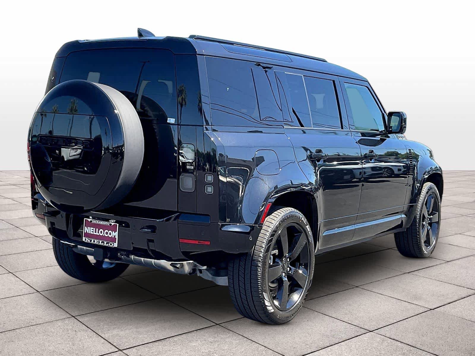 New 2026 Land Rover Defender 110 X-Dynamic SE AWD/4WD image 4
