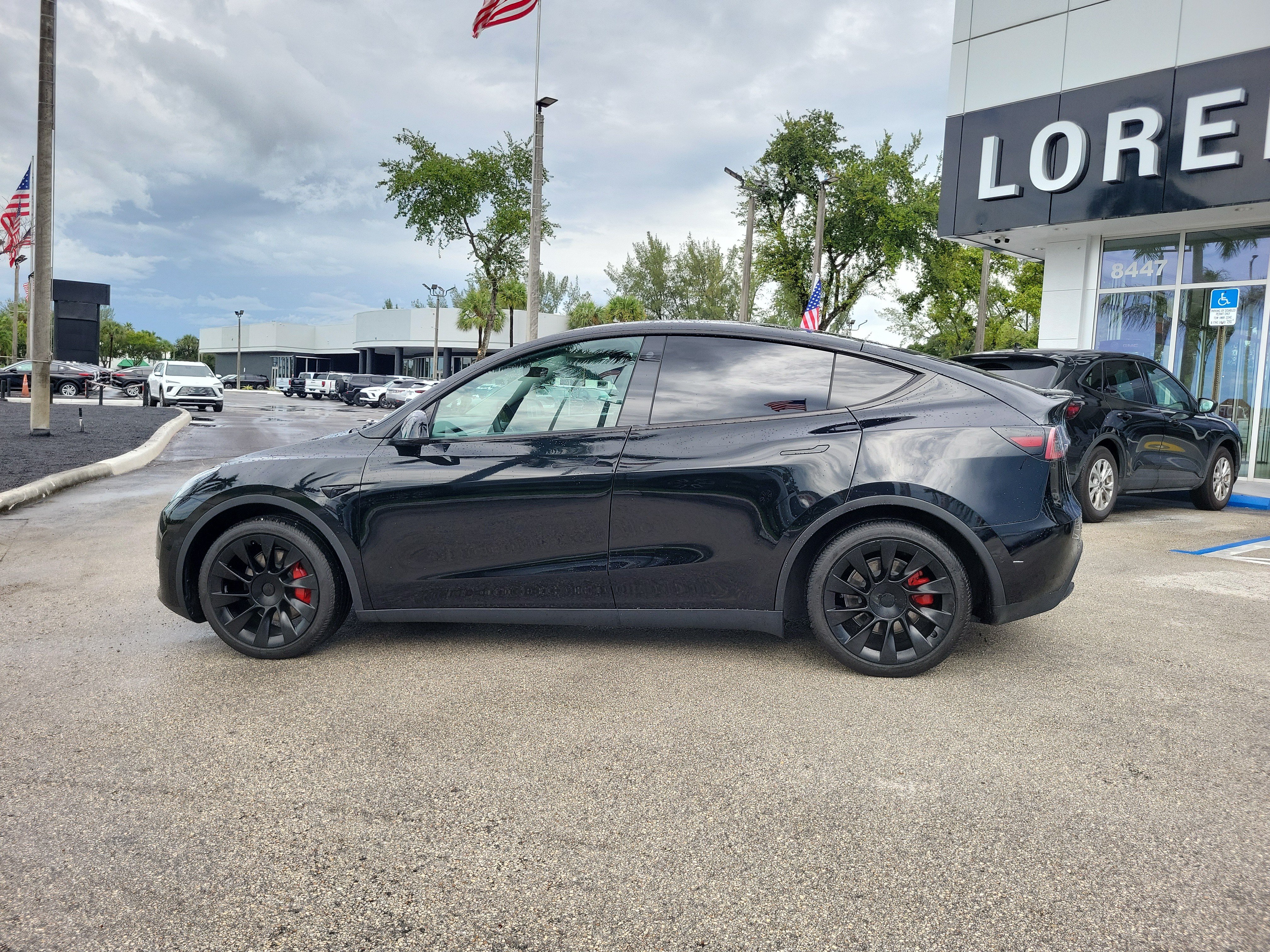 Used 2021 Tesla Model Y Long Range AWD/4WD image 8