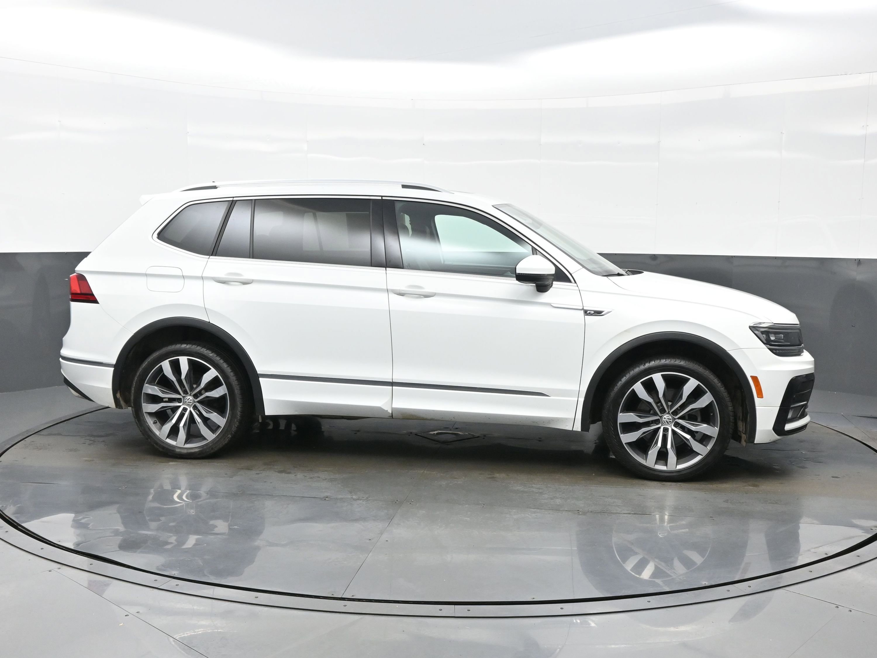 Used 2021 Volkswagen Tiguan SEL Premium R-Line image 7