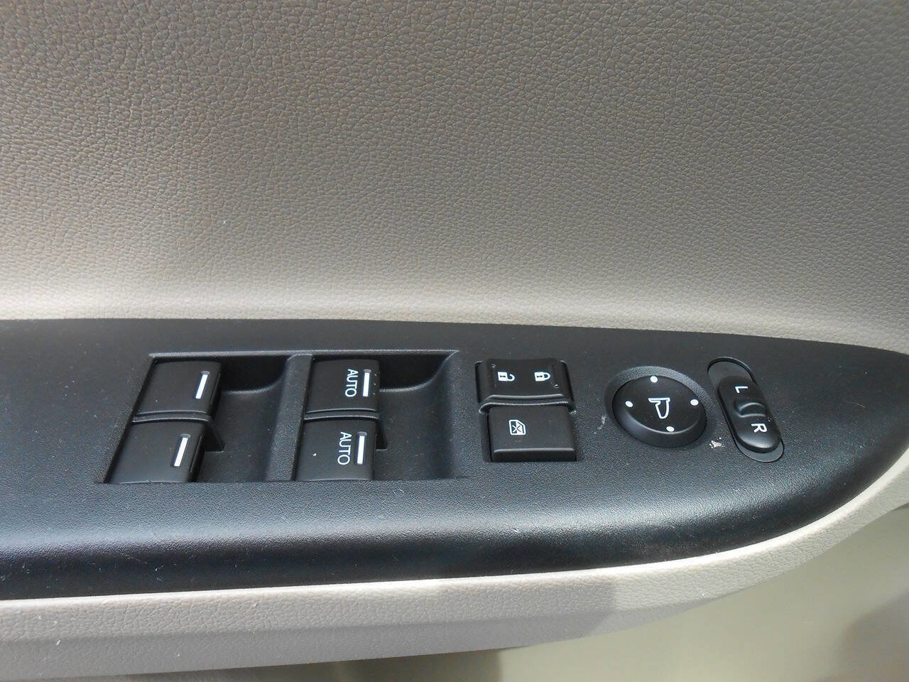Used 2017 Honda Accord EX-L image 20