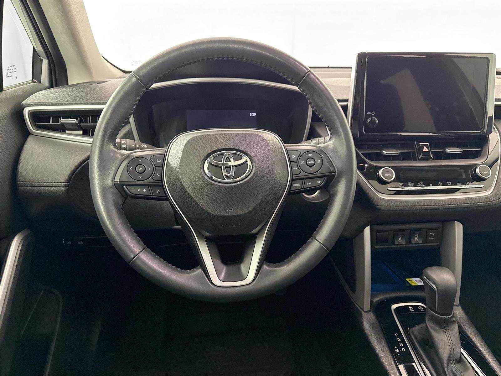 Certified 2023 Toyota Corolla Cross XLE w/ Convenience Package image 31