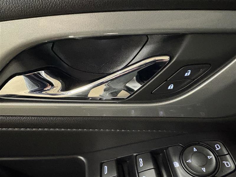 Used 2022 Chevrolet Traverse LT w/ Midnight/Sport Edition image 10