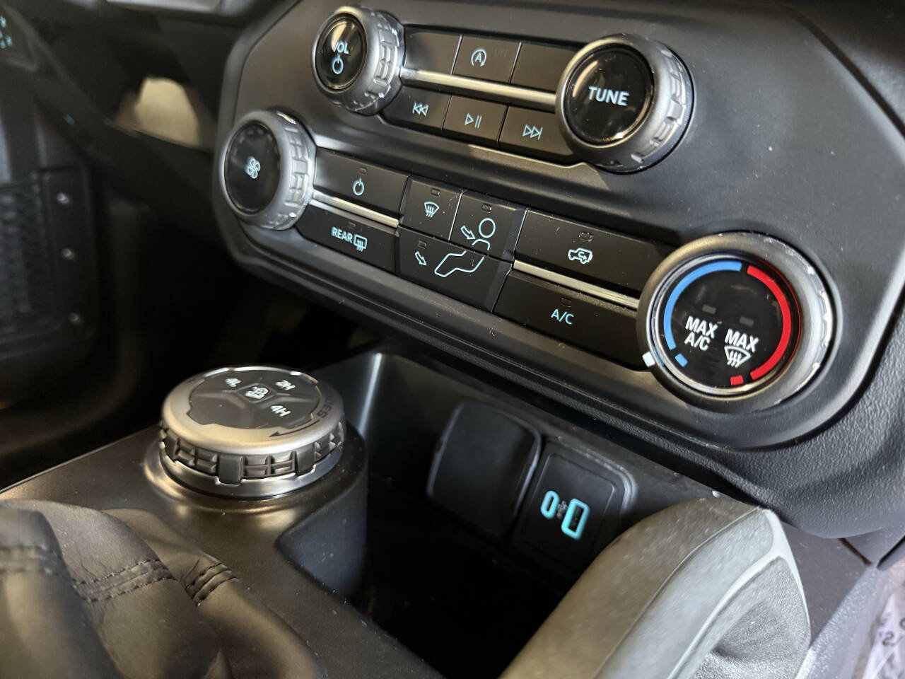 Used 2022 Ford Bronco Big Bend image 23