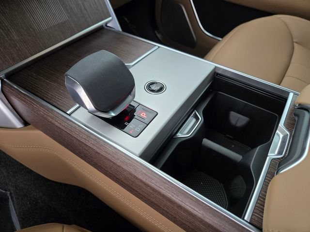 New 2026 Land Rover Range Rover Long Wheelbase Autobiography AWD/4WD image 24
