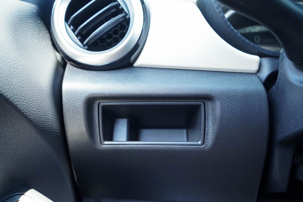 Used 2022 Nissan Versa SV image 25