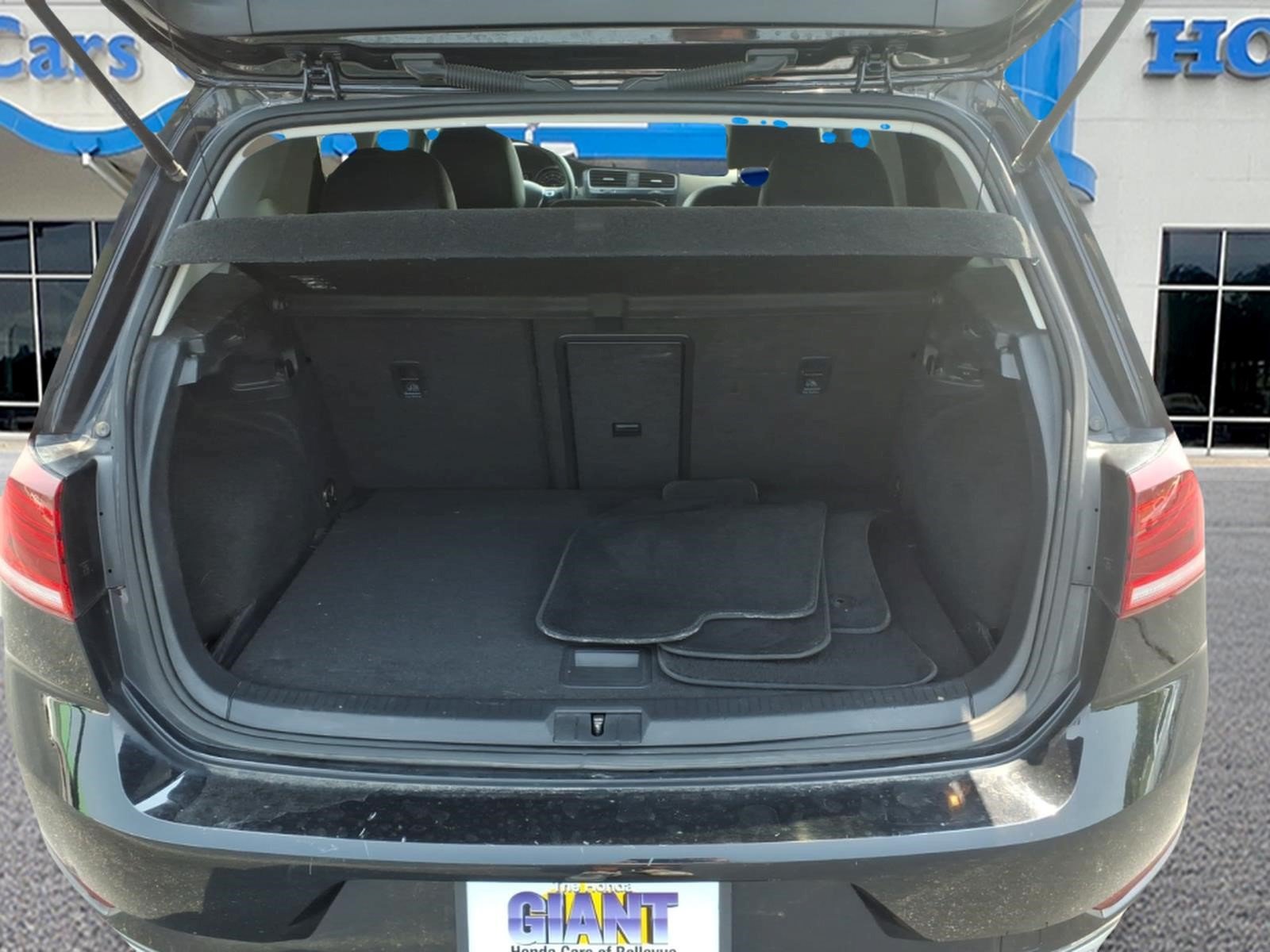 Used 2019 Volkswagen Golf SE FWD image 10