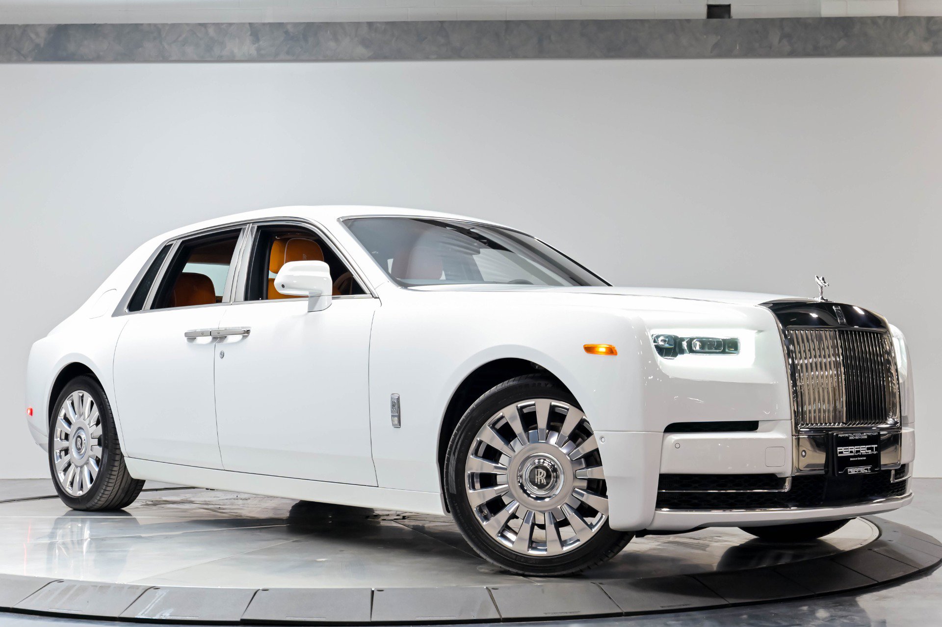 Used 2022 Rolls-Royce Phantom Sedan w/ The Phantom Package RWD image 66