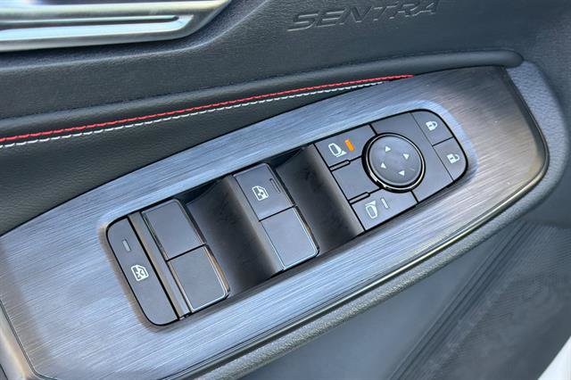 New 2027 Nissan Sentra SR w/ Floor Mat Package FWD image 12