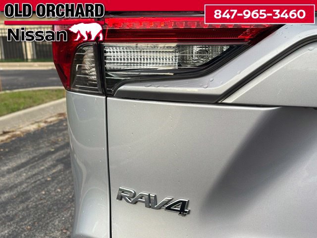 Used 2021 Toyota RAV4 XLE Premium AWD/4WD image 6