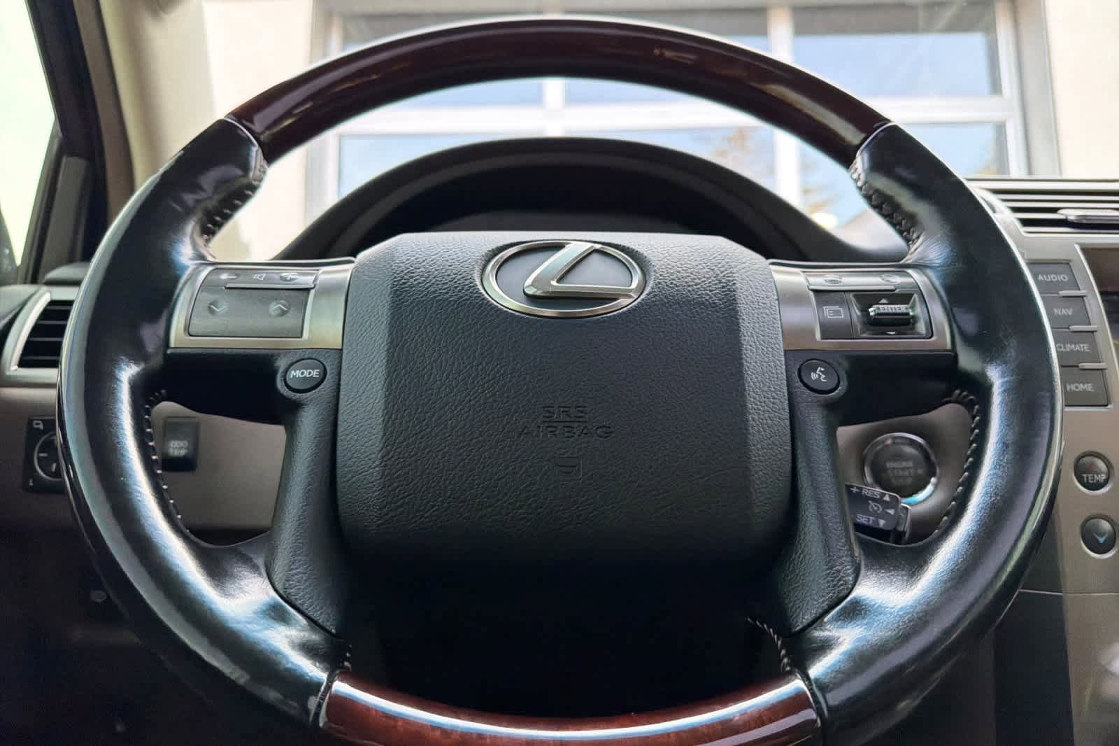 Used 2016 Lexus GX 460 w/ Premium Package AWD/4WD image 27