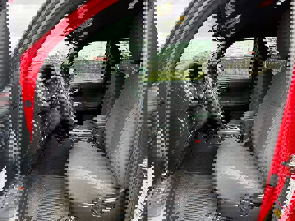 Used 2017 Toyota Tacoma TRD Off-Road w/ Tow Package (A/T) image 23