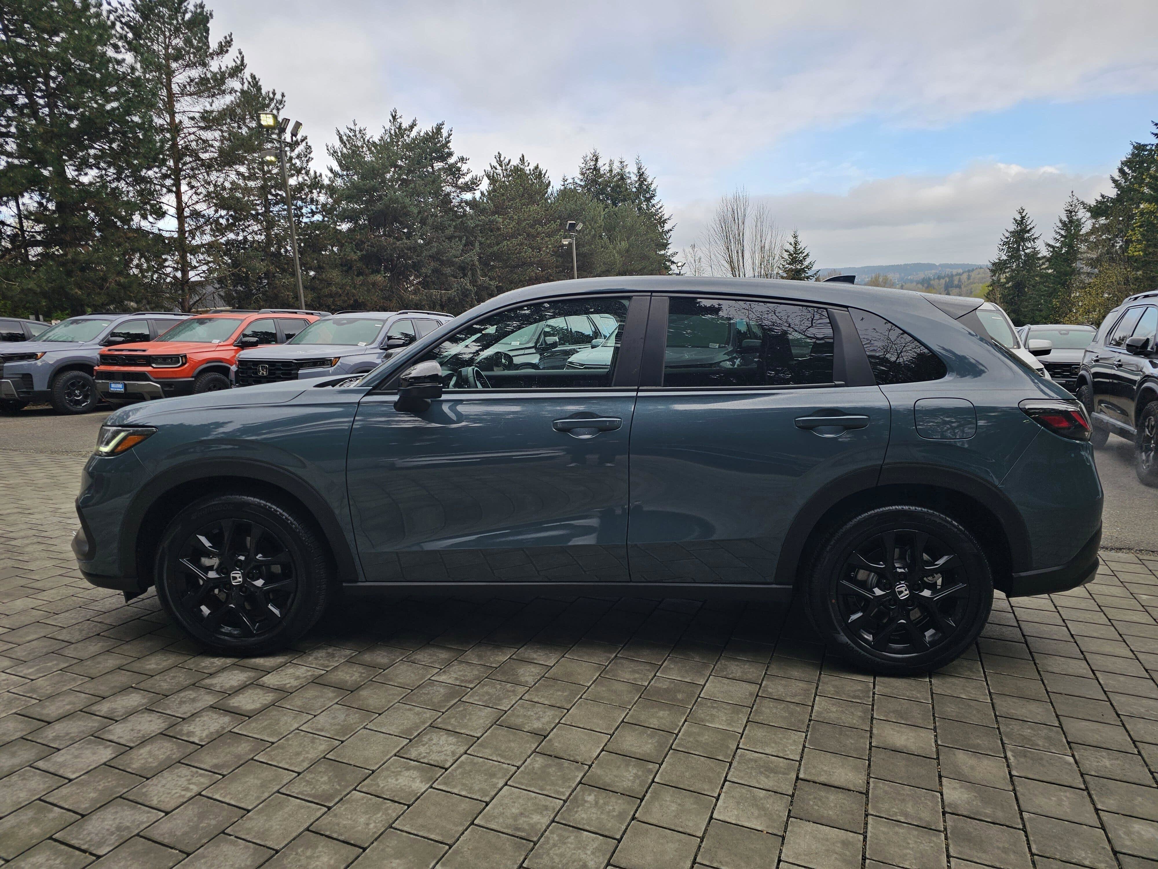 Certified 2025 Honda HR-V Sport image 4