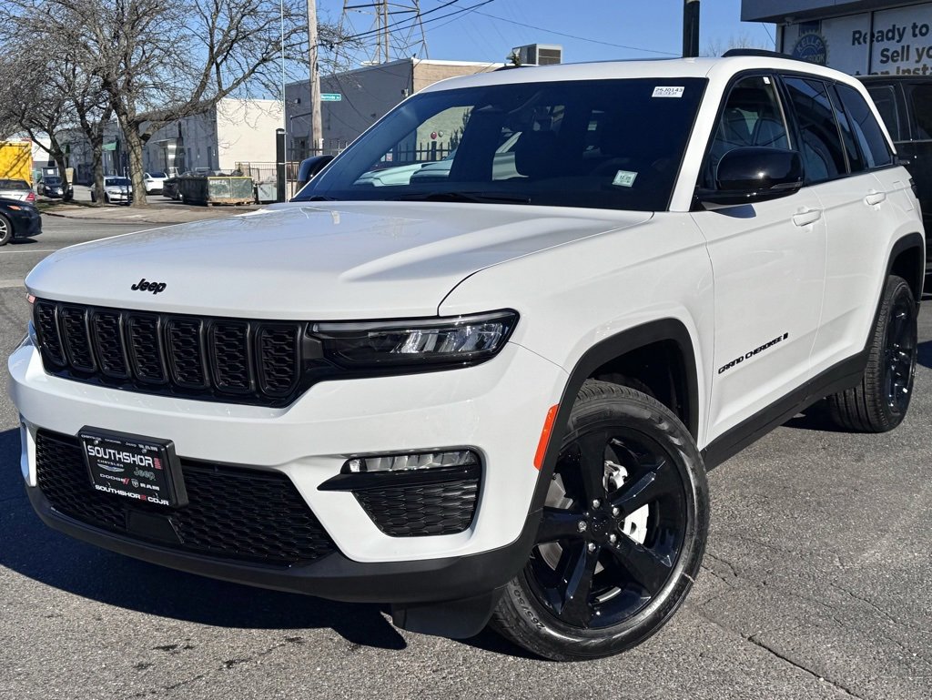 New 2025 Jeep Grand Cherokee Limited w/ Black Appearance Package image 3