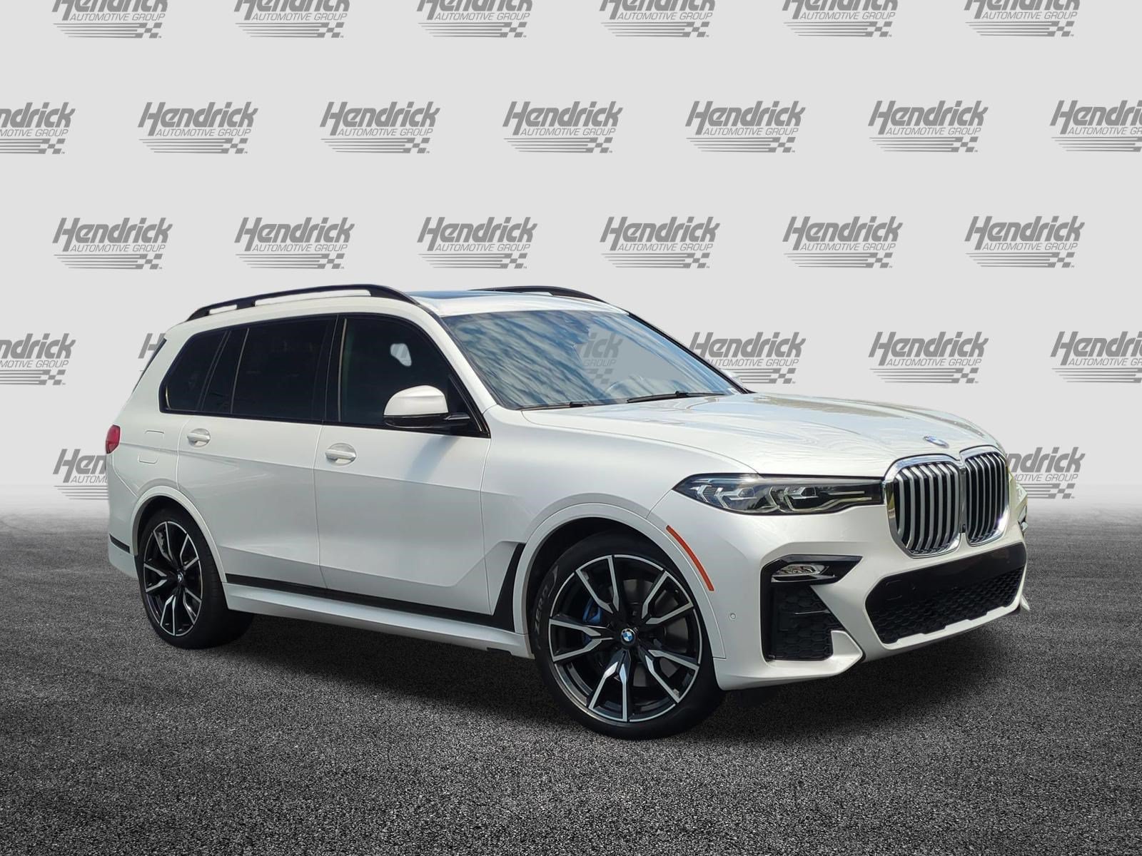 Used 2022 BMW X7 xDrive40i w/ M Sport Package AWD/4WD image 2