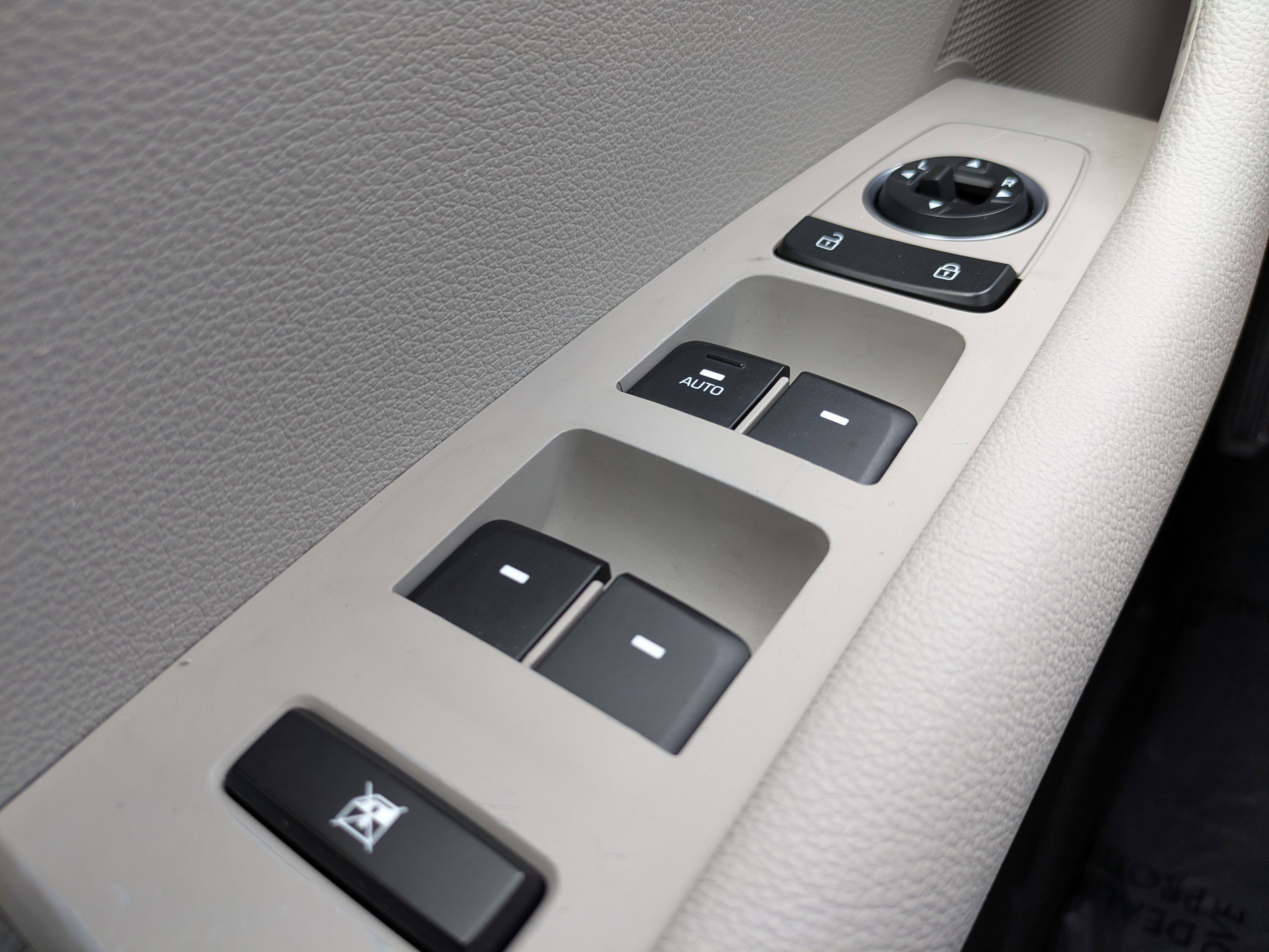 Used 2016 Hyundai Sonata SE w/ Cargo Package image 17