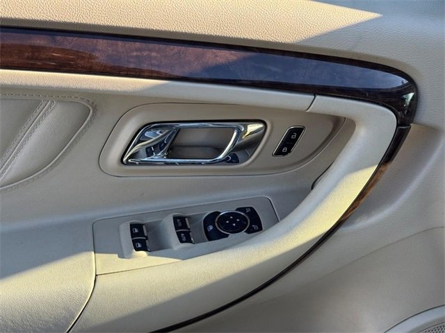 Used 2013 Ford Taurus Limited image 16
