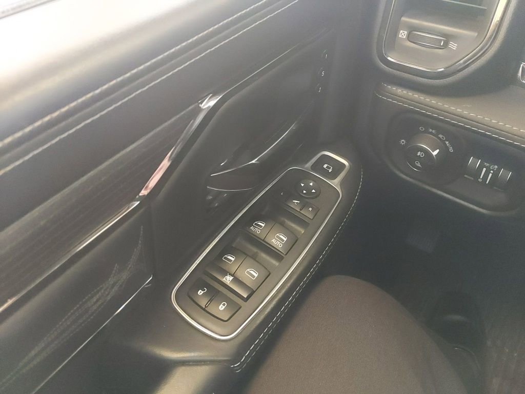 Used 2022 RAM 3500 Limited AWD/4WD image 35