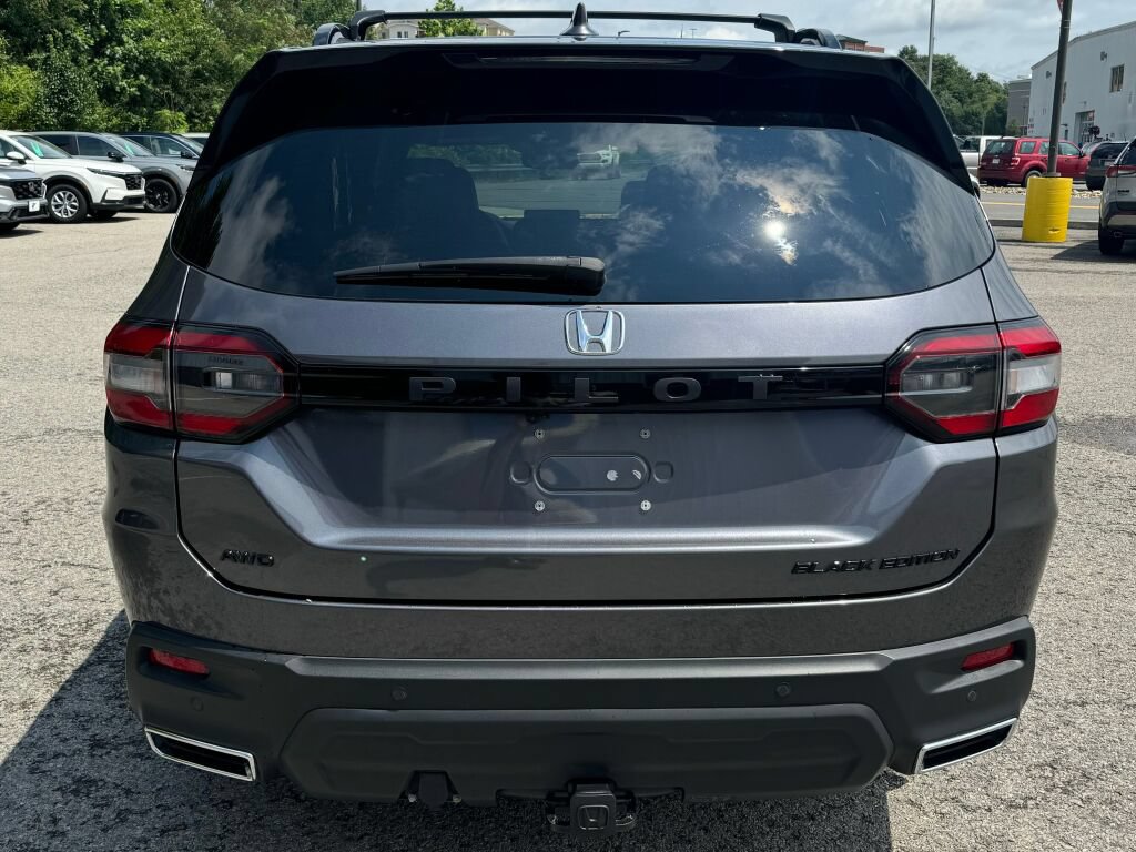 Used 2025 Honda Pilot Black Edition image 6