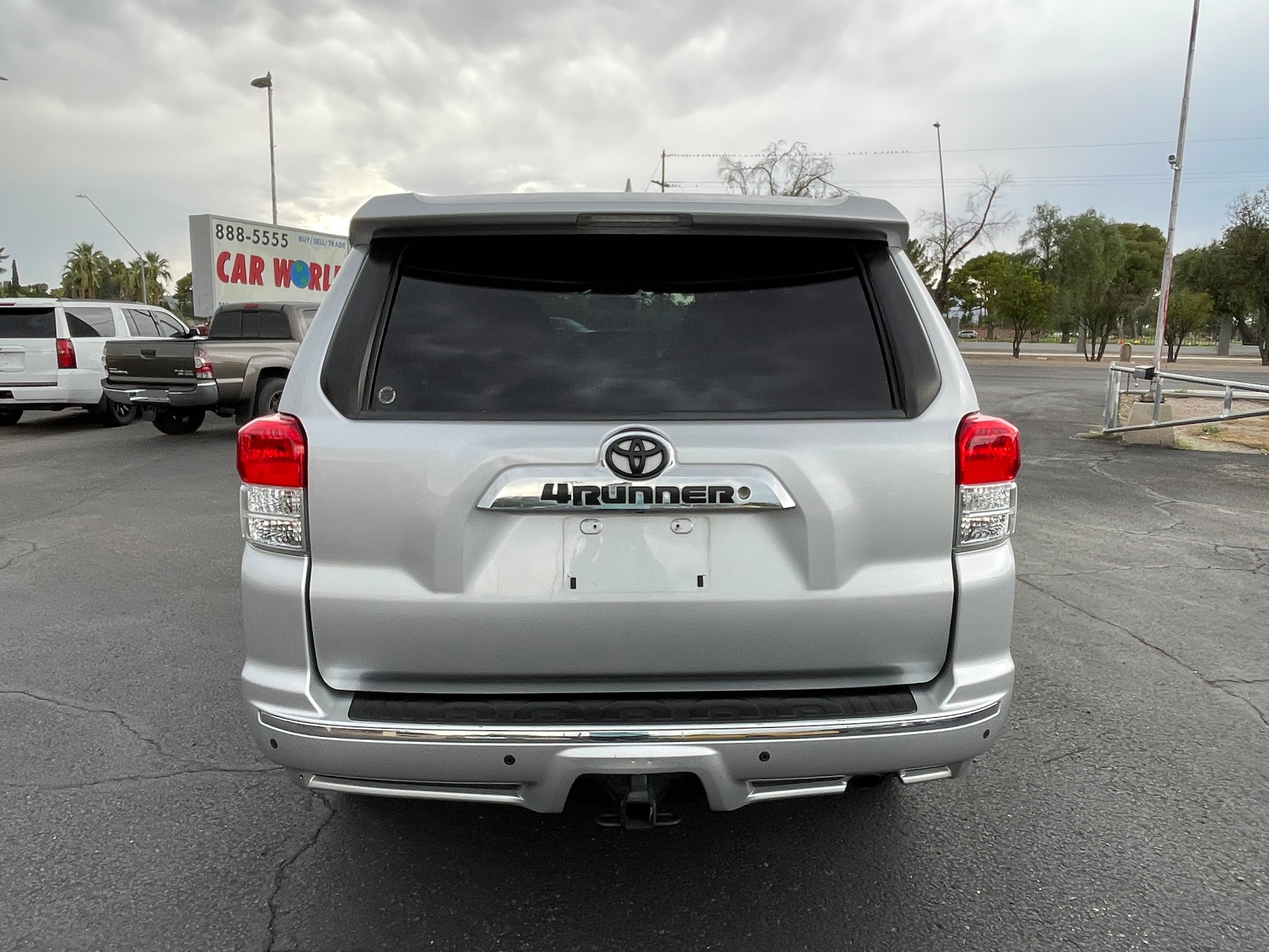 Used 2010 Toyota 4Runner SR5 w/ Convenience Pkg RWD image 4
