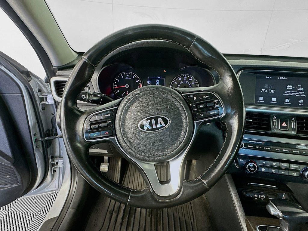 Used 2018 Kia Optima EX w/ Premium Package FWD image 10
