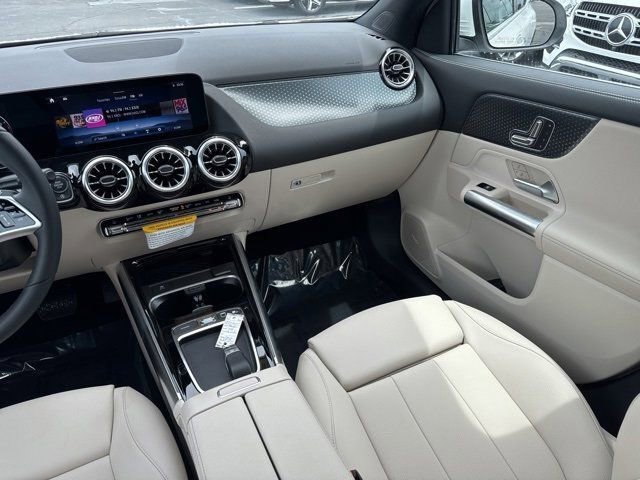 New 2025 Mercedes-Benz GLA 250 image 12