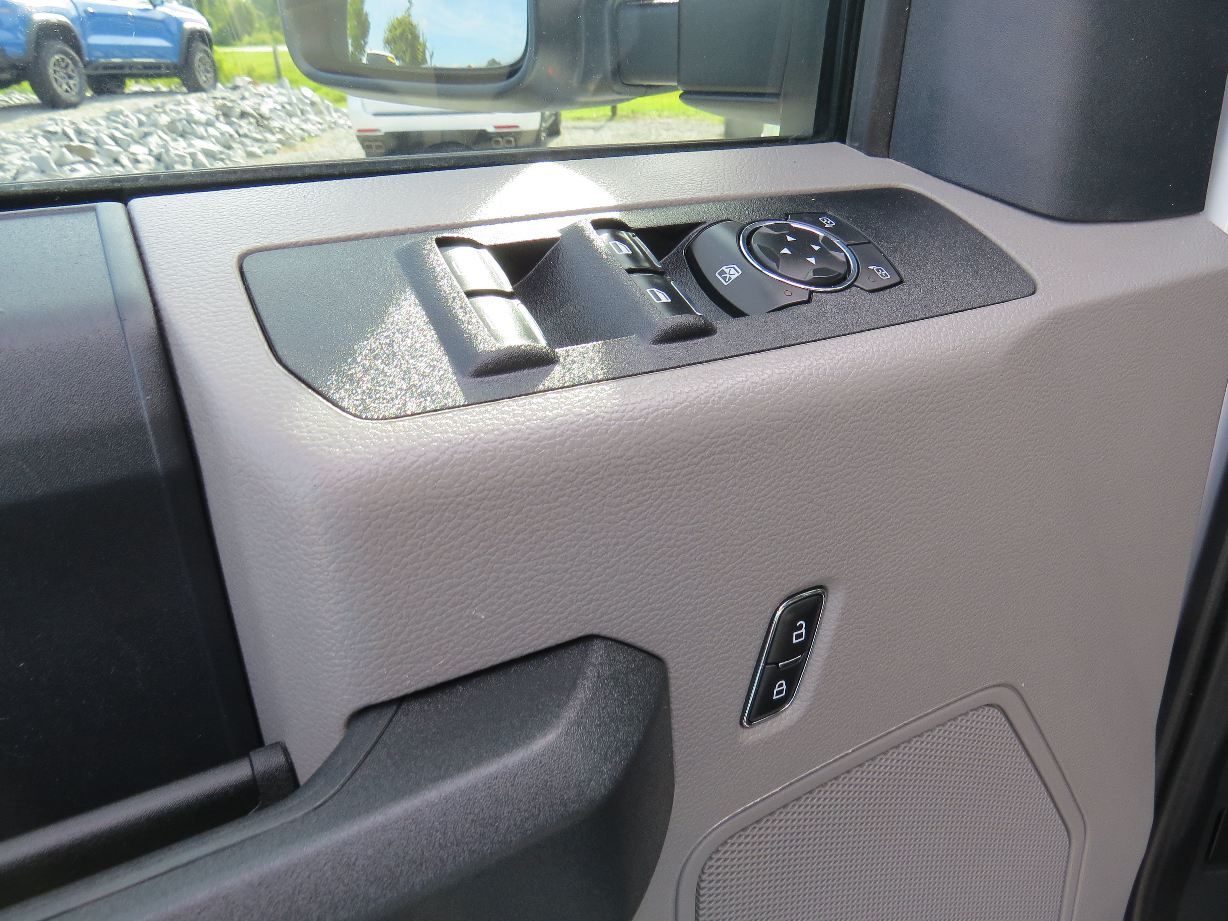 Used 2022 Ford F350 XL w/ STX Appearance Package AWD/4WD image 19