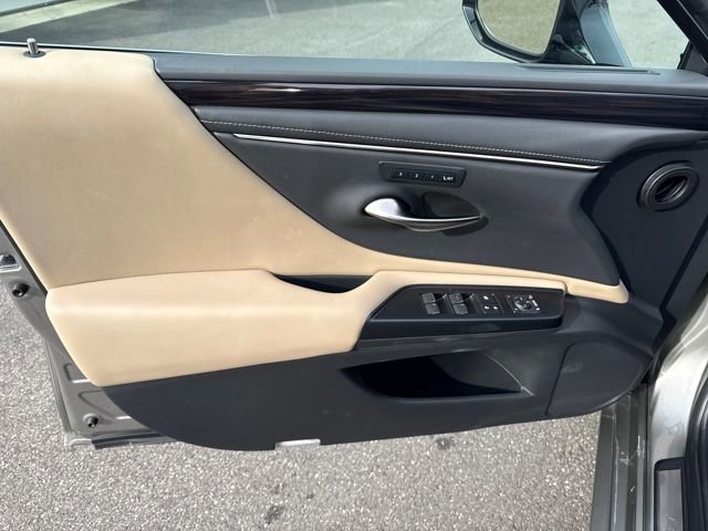 Used 2021 Lexus ES 350 w/ Premium Package image 10