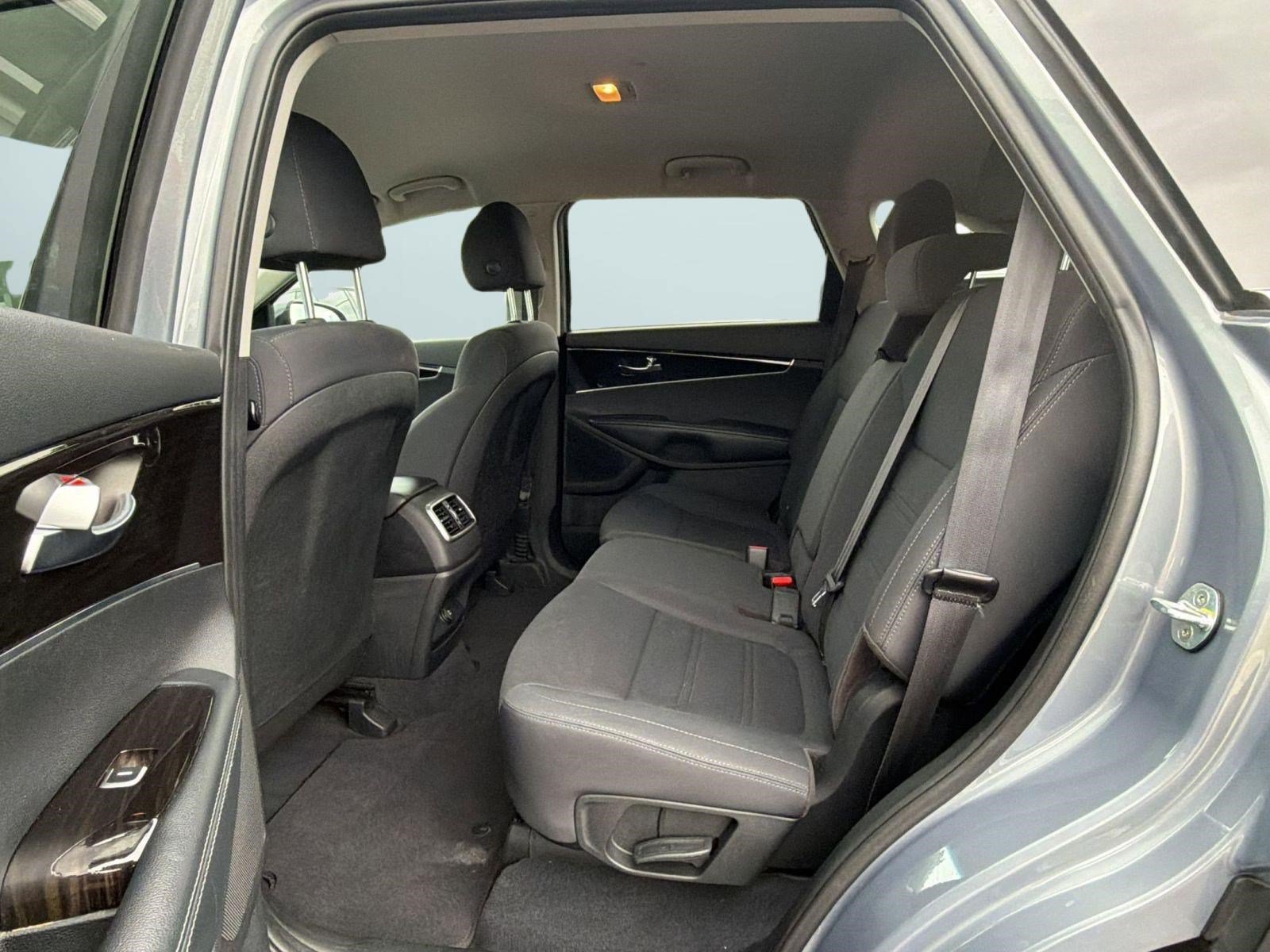Used 2020 Kia Sorento L FWD image 14