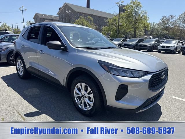Used 2024 Ford Escape Active AWD/4WD image 2