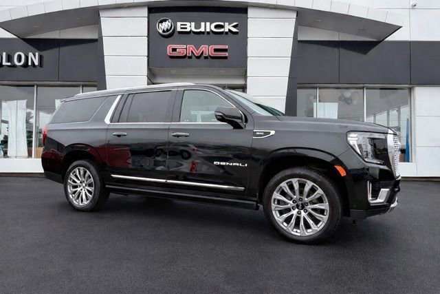 Used 2023 GMC Yukon XL Denali w/ Denali Reserve Package image 1