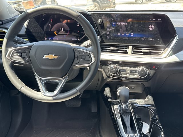 Used 2025 Chevrolet Trax LT w/ Driver Confidence Package FWD image 5
