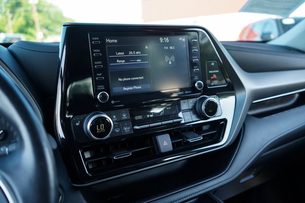 Used 2022 Toyota Highlander XLE FWD image 7