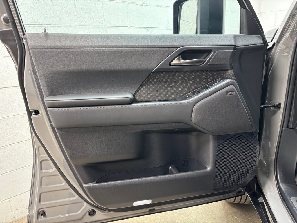 Used 2024 Lexus GX 550 image 25