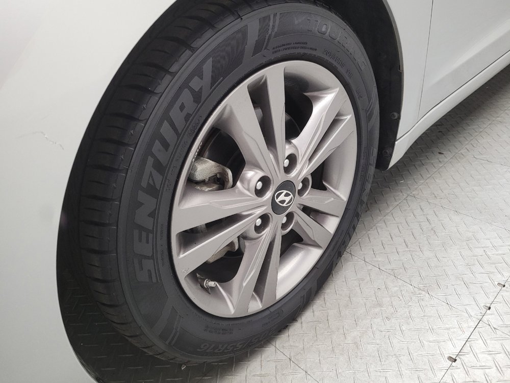 Used 2018 Hyundai Elantra SEL FWD image 31