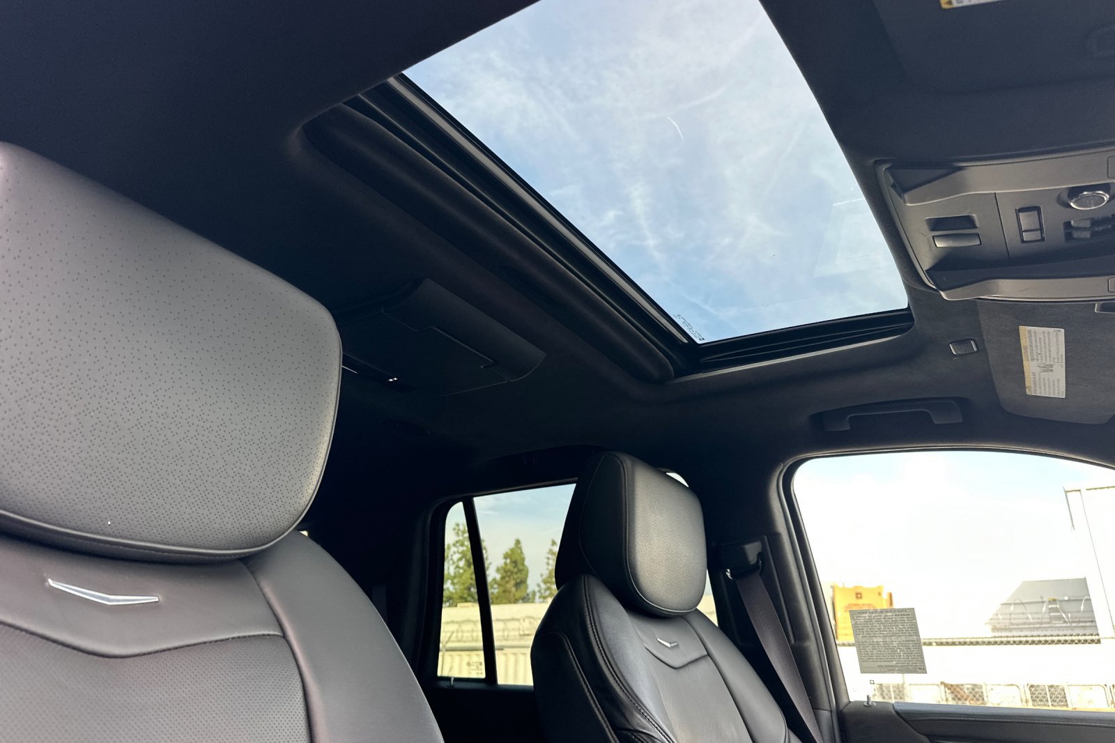 Used 2017 Cadillac Escalade Platinum image 19