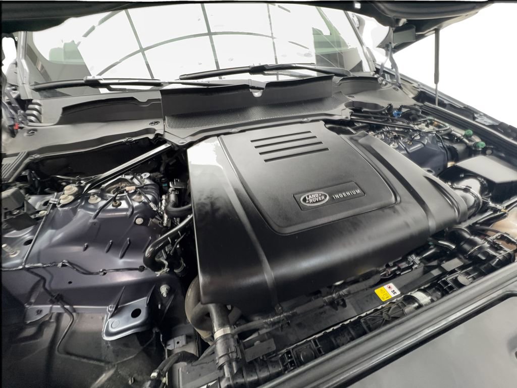 Used 2025 Land Rover Discovery S AWD/4WD image 19