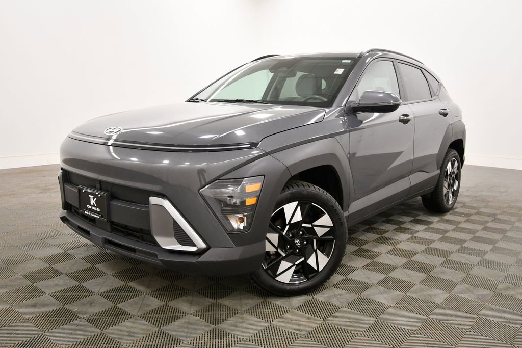 Used 2025 Hyundai Kona SEL image 2