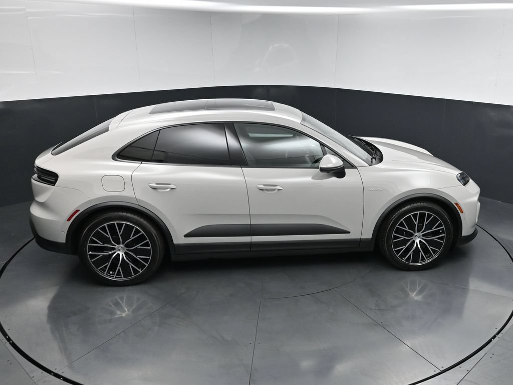 New 2026 Porsche Macan 4 Electric AWD/4WD image 25