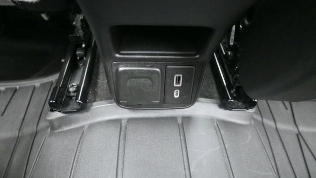 Used 2020 Buick Encore GX Essence AWD/4WD image 17
