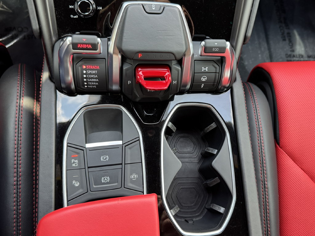 Used 2022 Lamborghini Urus AWD/4WD image 32