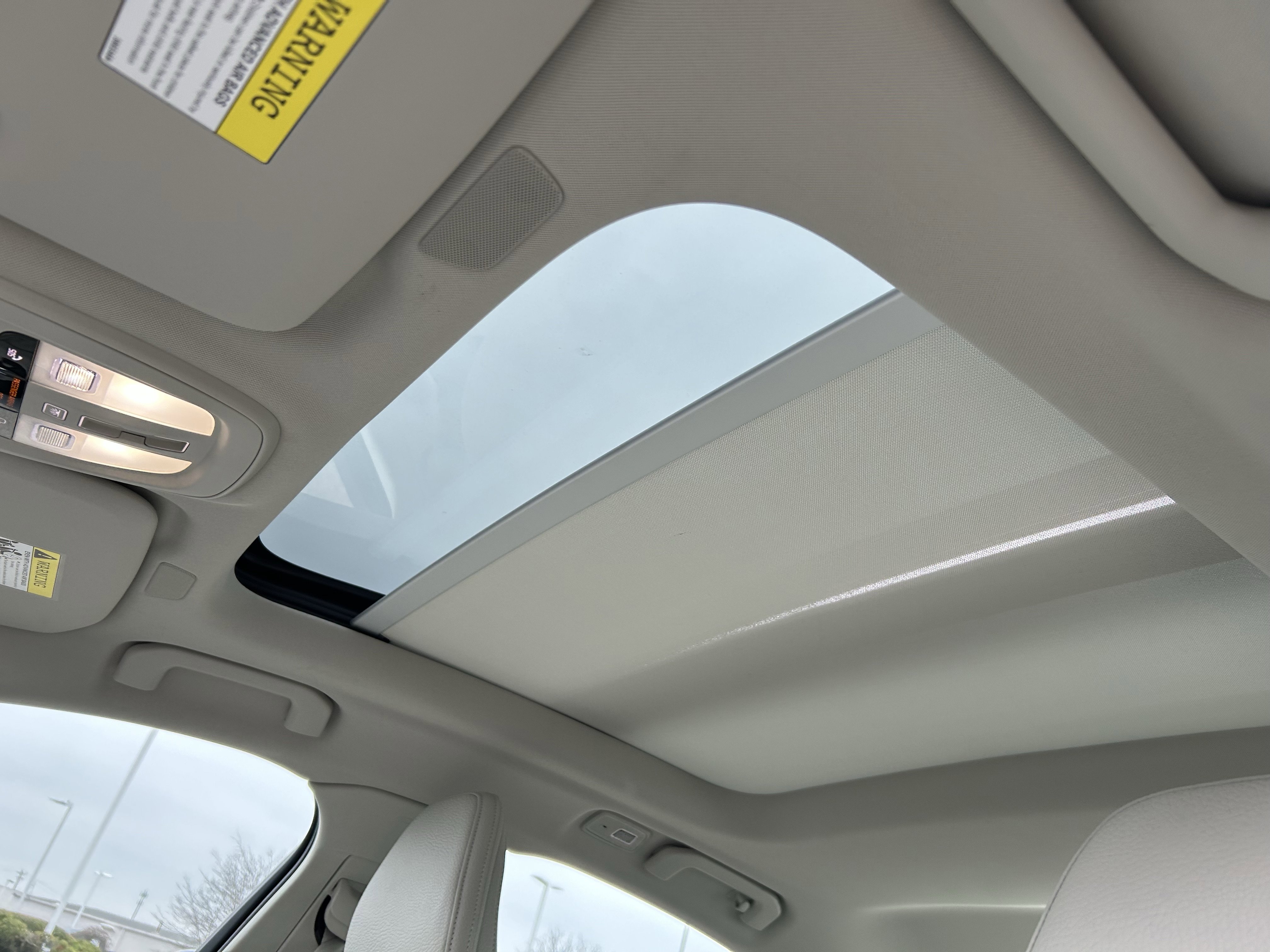 Used 2023 Volvo S60 T8 Plus image 24