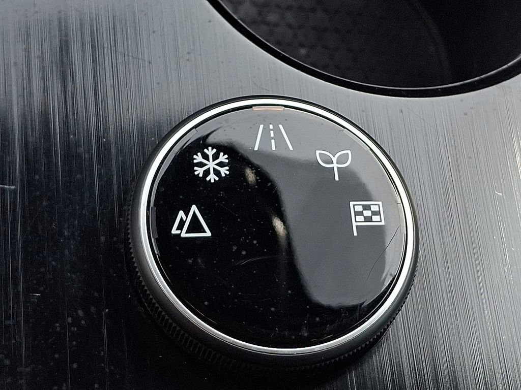 Used 2024 Nissan Rogue S image 24